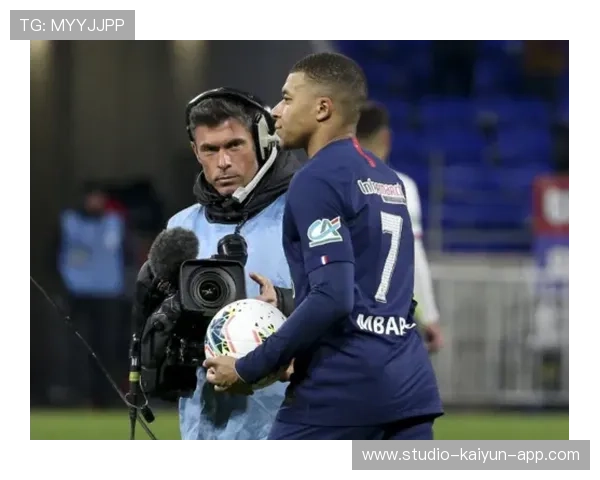 巴萨11连胜领跑西甲！曼城3-1终结黑马，米兰双雄紧追榜首，巴萨对曼城全场录像